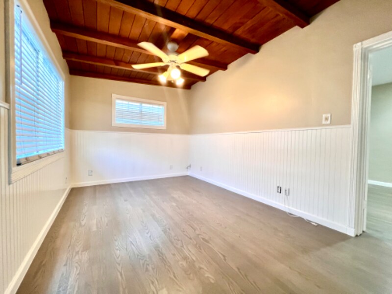 Building Photo - 216 Avenue H