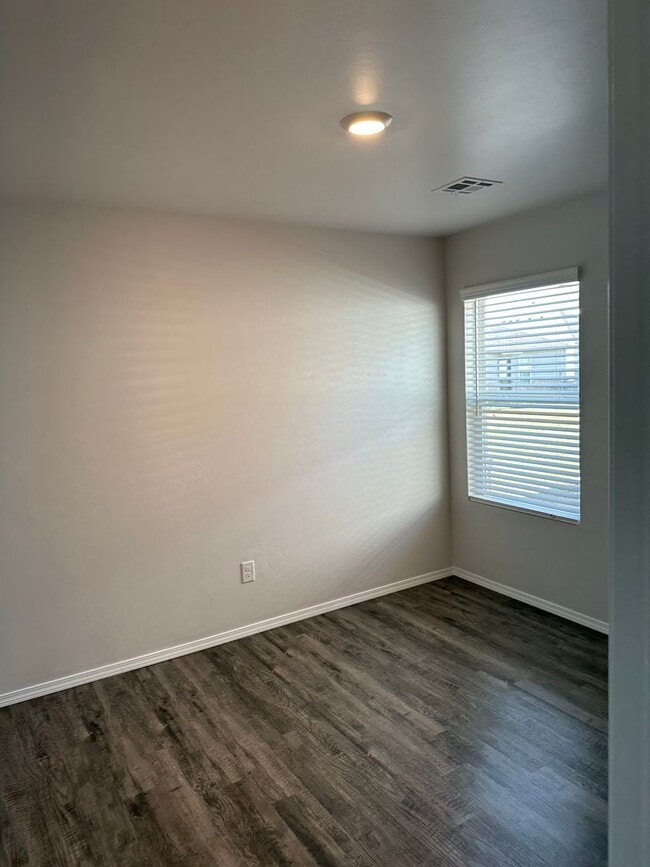 Building Photo - Pre-Leasing Now | Spacious 3 Bedroom, 2 Bathroom Home in Saratoga
