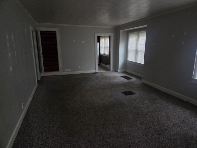 Building Photo - 327 S Talley Ave