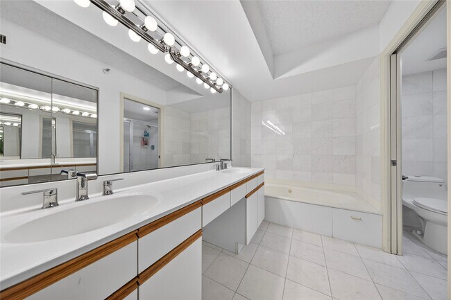 Building Photo - 3530 Mystic Pointe Dr