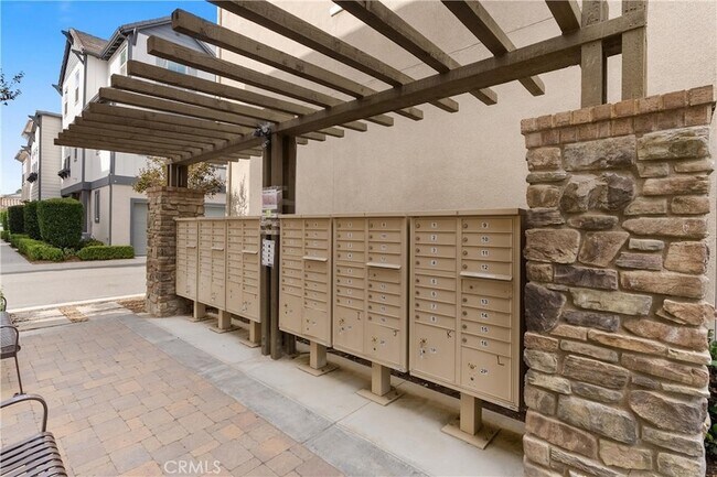 Building Photo - 710 W Tribella Ct