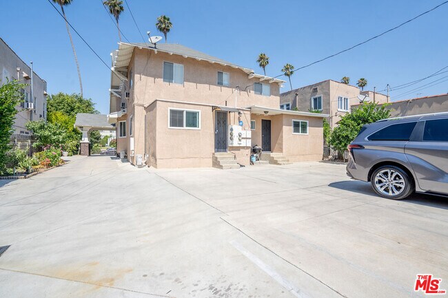 Building Photo - 1188 S Bronson Ave