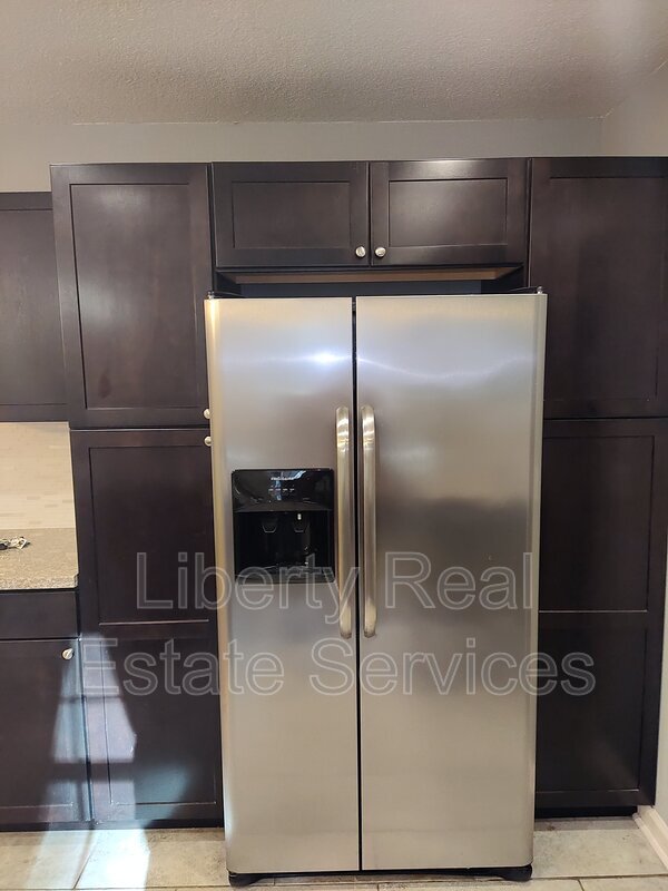 Building Photo - 3 Dogwood St