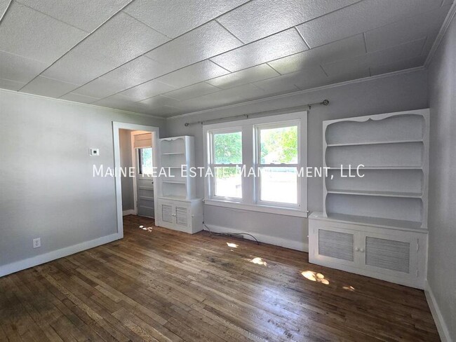 Building Photo - 885 Minot Ave