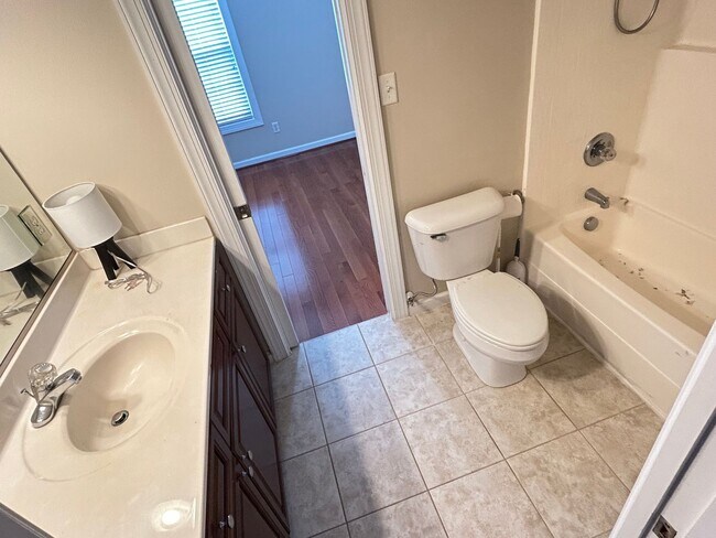 Building Photo - 912 Bells Creek Ct