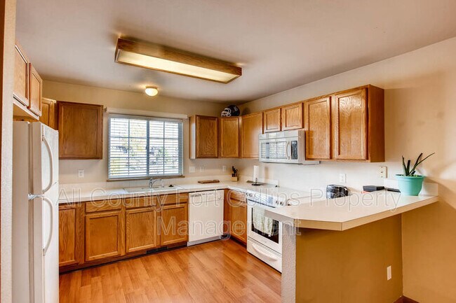 Building Photo - 906 Richmond Dr