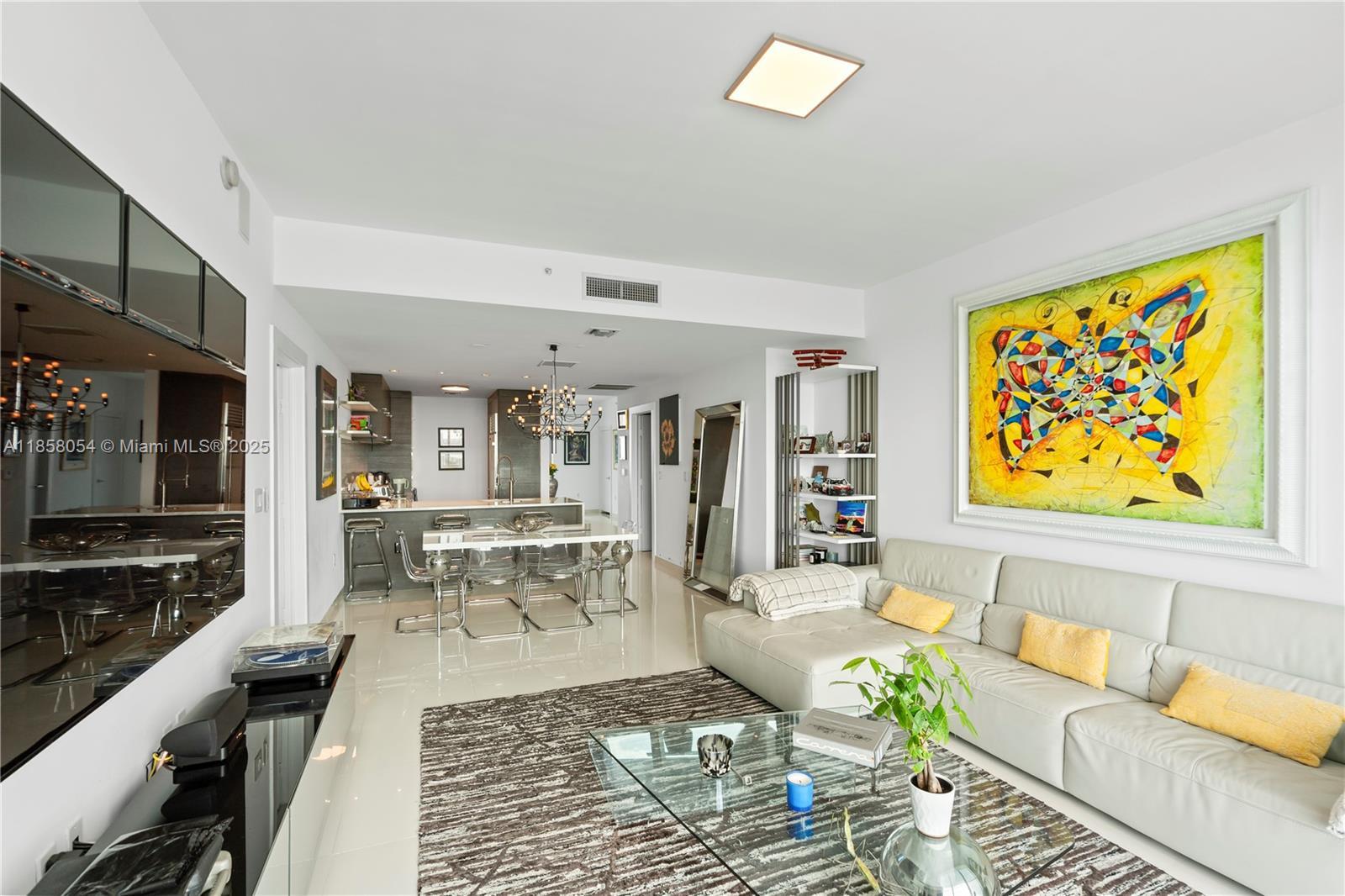 Building Photo - 900 Biscayne Blvd