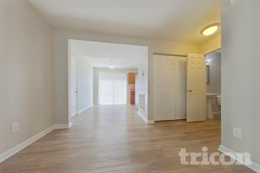 Building Photo - 521 Halleck Ln
