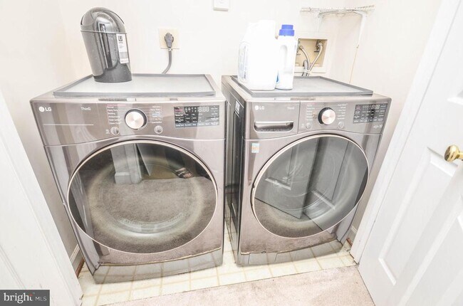 Building Photo - 62 Drumcastle Ct