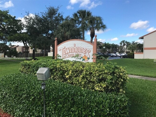 Building Photo - 7041 SW 42nd Pl