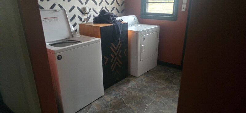 Building Photo - 2061 Hunter Trail