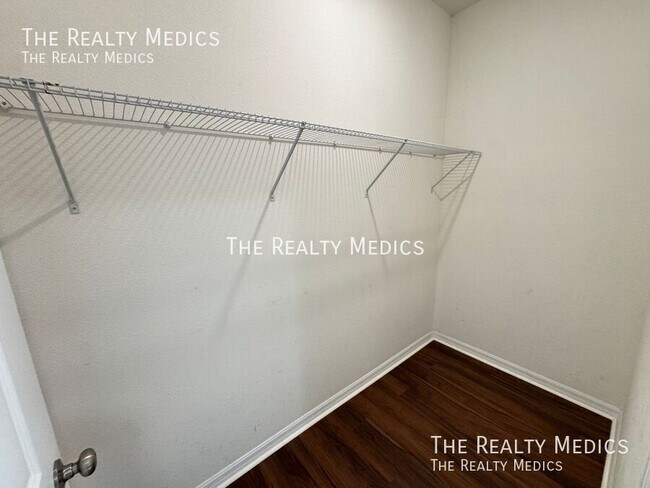 Building Photo - 1999 Marshall St