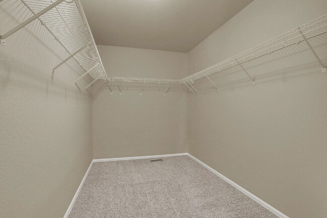 Building Photo - 1810 Final View Aly