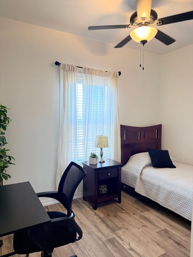 Building Photo - 3 Bedroom | 2 Bathroom in El Cajon