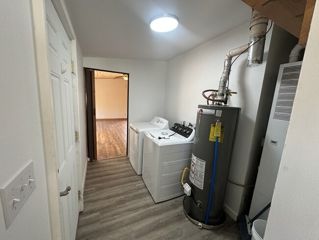Building Photo - 705 Palisade Dr