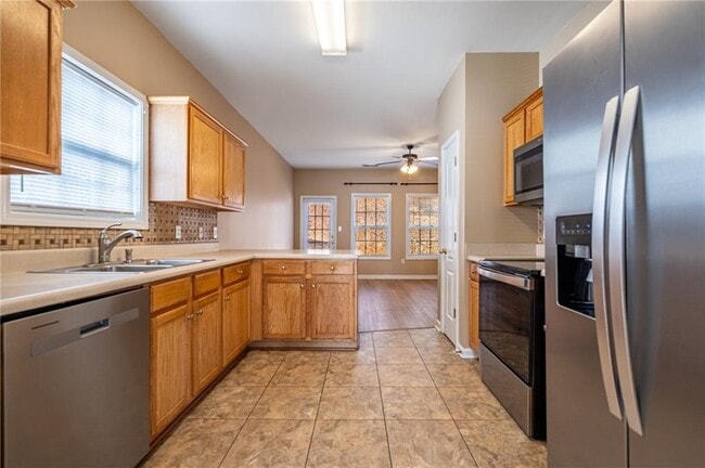 Building Photo - 32 Brookvalley Ct W