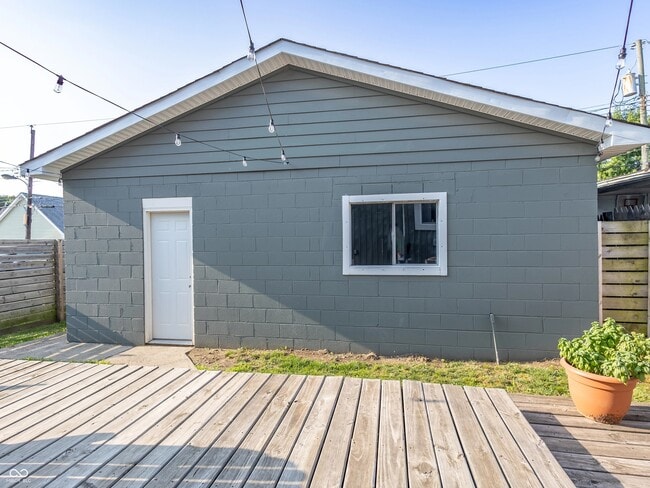 Building Photo - 715 Cottage Ave