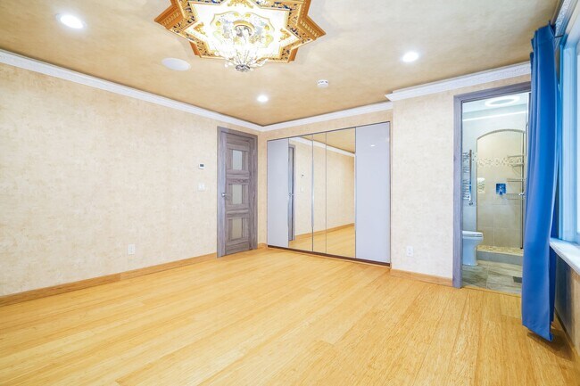 Building Photo - 8845 NE 147th St
