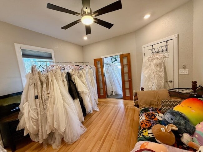 Building Photo - *West side charmer completely remodeled, mid century flare!