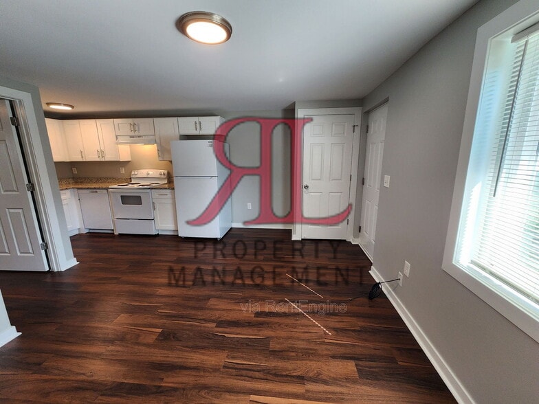 Building Photo - 75 W Moler St