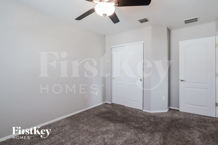 Building Photo - 2758 N Saramano Ln