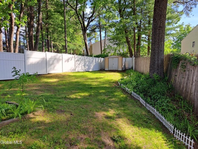 Building Photo - 59 Deer Run Dr