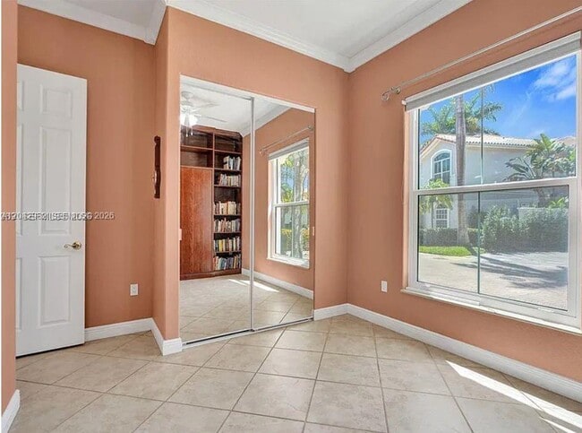 Building Photo - 1459 Shoreline Way