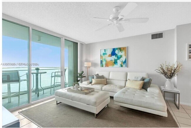Building Photo - 800 Claughton Island Dr