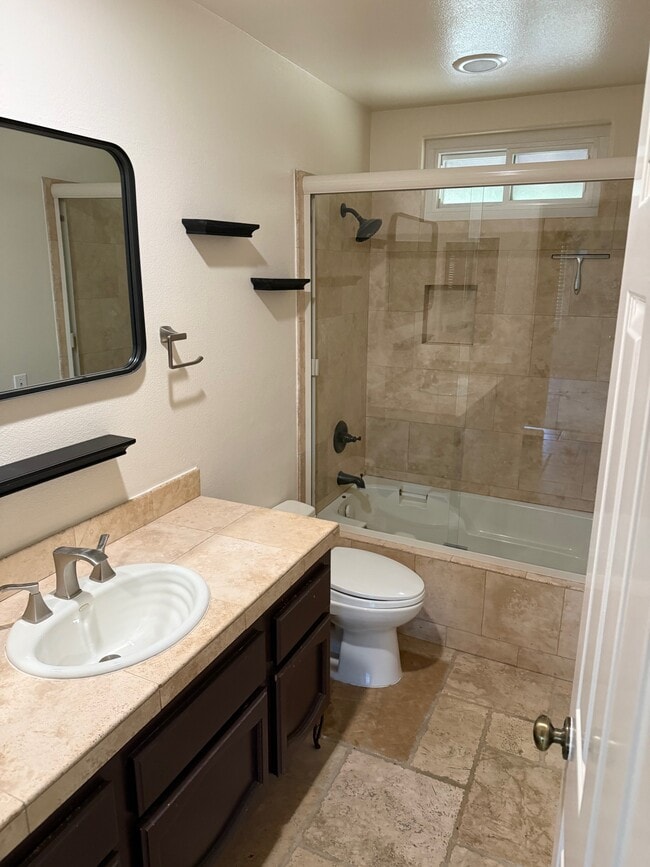 Building Photo - 16376 Avenida Venusto