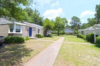 Building Photo - Walking Distance to UofSC Athletic Fields