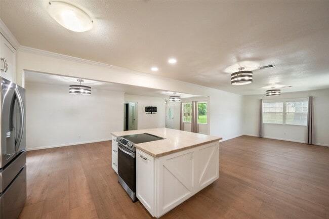 Building Photo - 19635 Kermier Rd