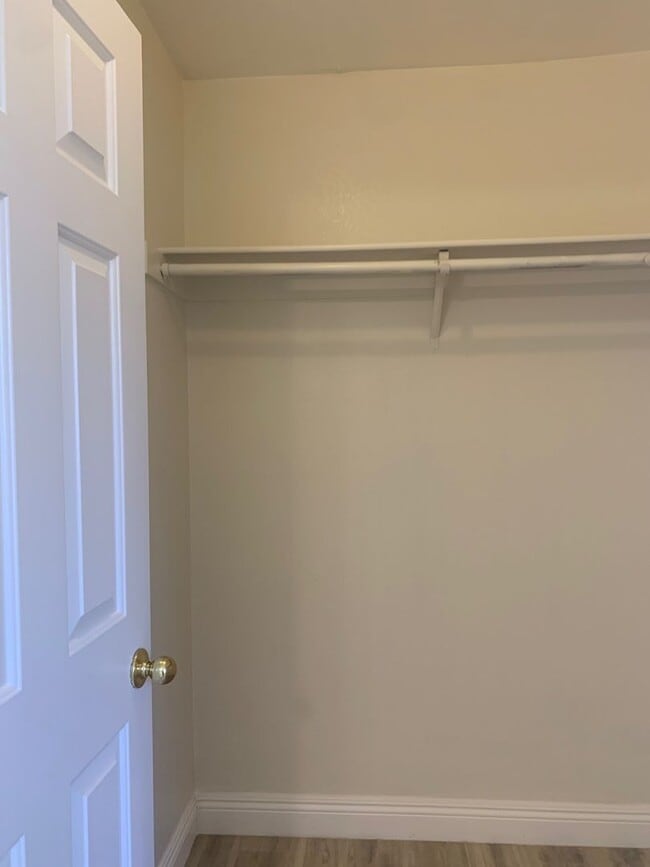 Building Photo - Single Story 3 Bedroom Home for Rent