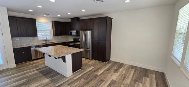 Building Photo - Located in the desirable K-Section of Rohnert Park