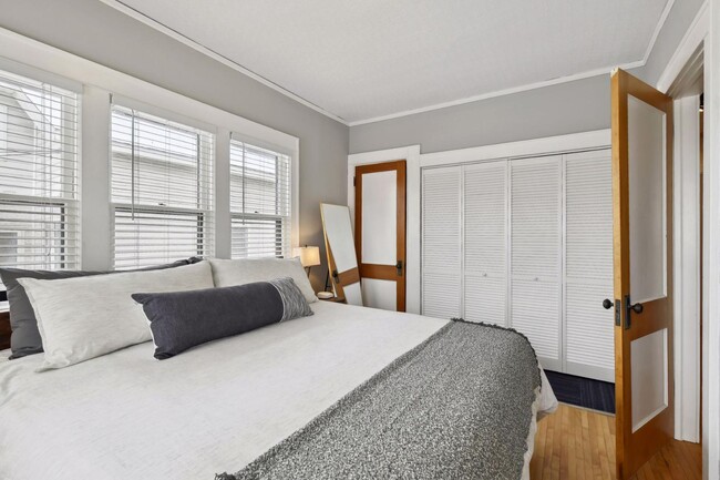 Building Photo - 3006 W 44th St