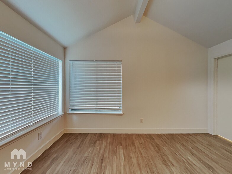 Building Photo - 11418 Chariot Dr