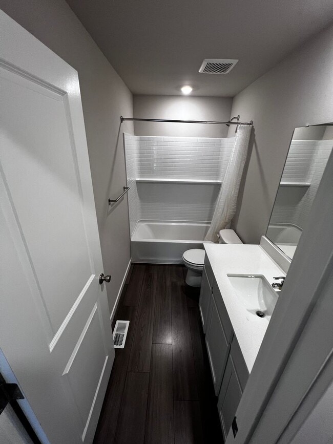 Building Photo - Spacious 4-Bedroom Townhome with Loft, Che...