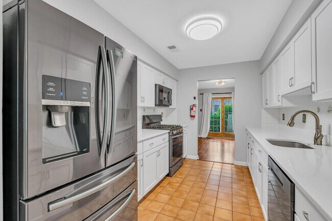 Building Photo - 31 Fair Acres Ct