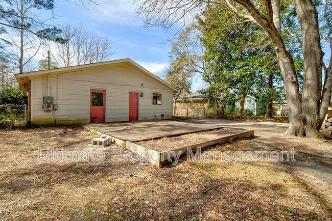 Building Photo - 402 Kingston Rd