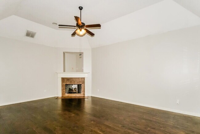 Building Photo - 5009 Forest Oasis Ln