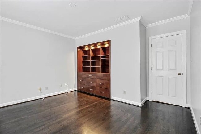 Building Photo - 460 Ivy Park Ln NE
