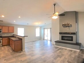 Building Photo - Don't miss out!  Beautiful 3 bedroom Los Lunas Home! Open Layout, spacious living room. Easy I-25...