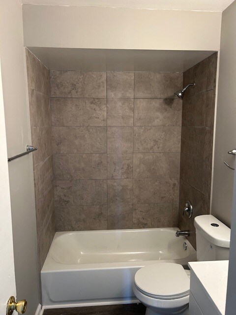 Building Photo - 6461 Almont Dr