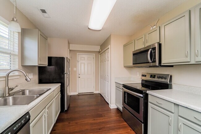 Building Photo - 5504 Black Fox Ct