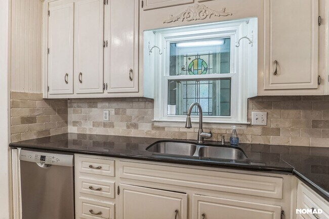 Building Photo - 3655 Liberty Ln