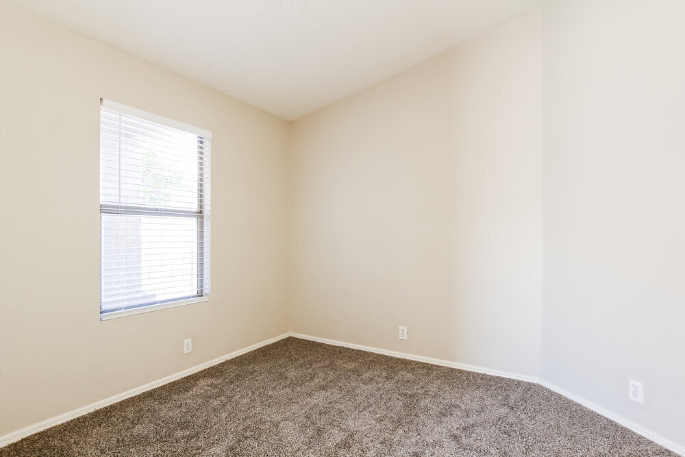 Building Photo - 3319 W Louise Dr