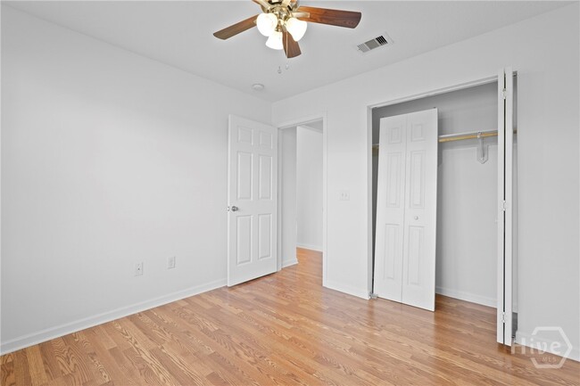 Building Photo - 315 S Bridgeport Dr