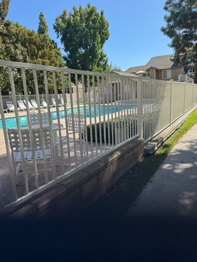 Building Photo - 12572 Fieldstone Ln