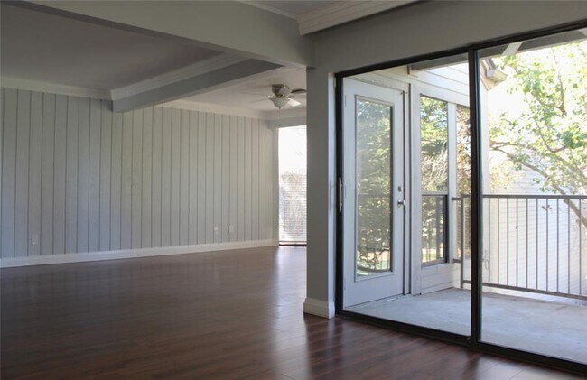 Building Photo - 108 World of Tennis Sq