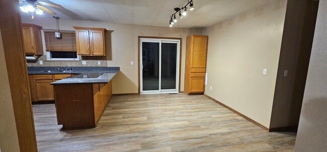 Building Photo - 8660 Brookside Cir