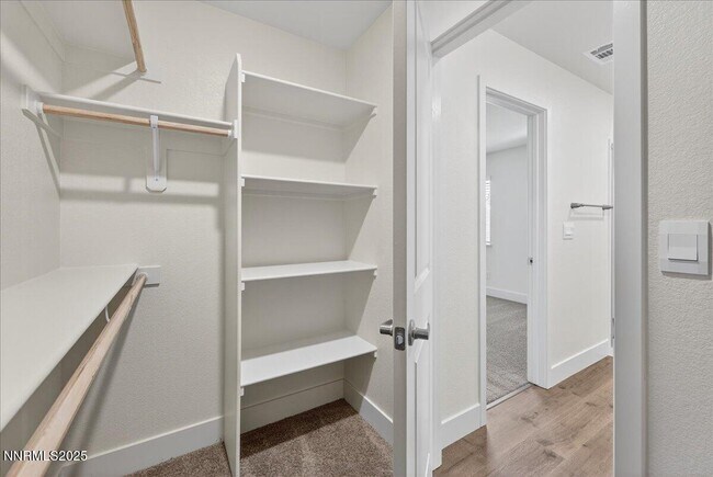 Building Photo - 1629 Icelandic Wy